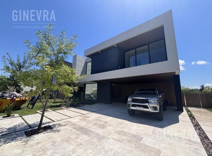 Casa en Venta en El Yacht Nordelta - 3