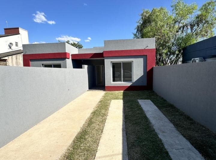 2 Casas a Estrenar en Calle Gaillard Entre Cabo Pereyra y Dominchin - 3