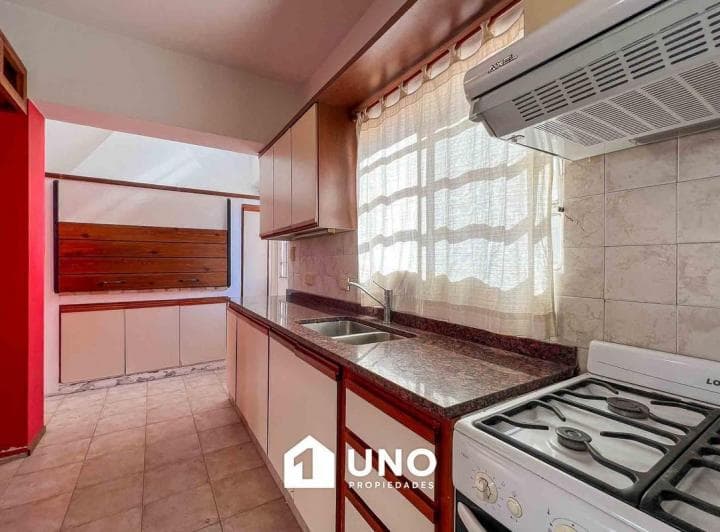 Casa de Pasillo de 2 Dorm. con Dos Patios (No Ph). Apta Crédito. - 5