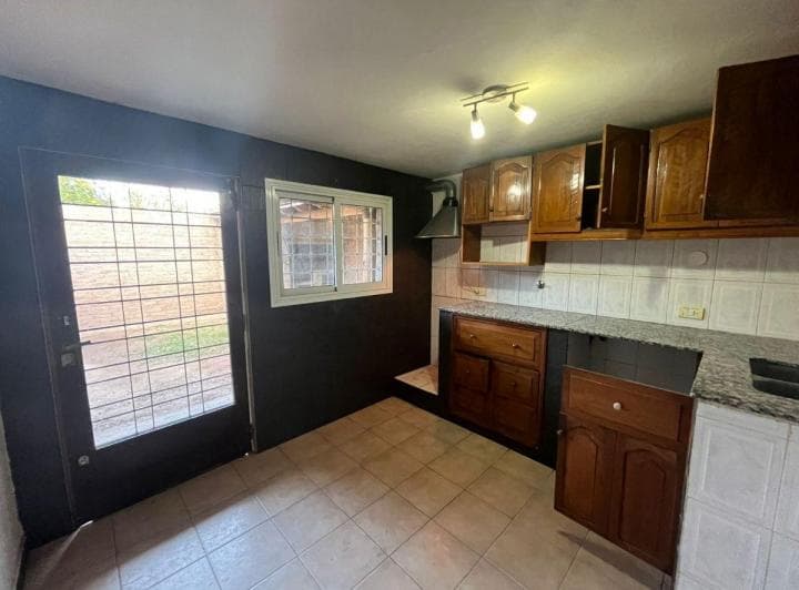 En Venta: Amplia Casa en Capilla del Rosario, Guaymallen - 4