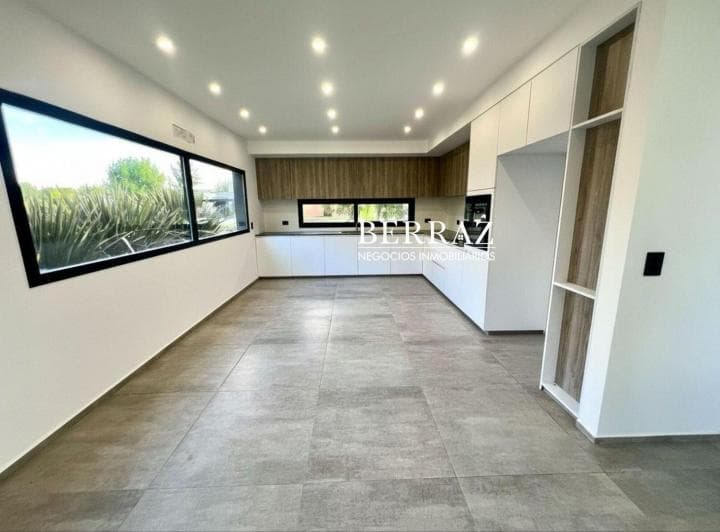 Casa Venta 4 Dorm. Barrio Molino Sur Lote de 820 m² Haras de Escobar - 4