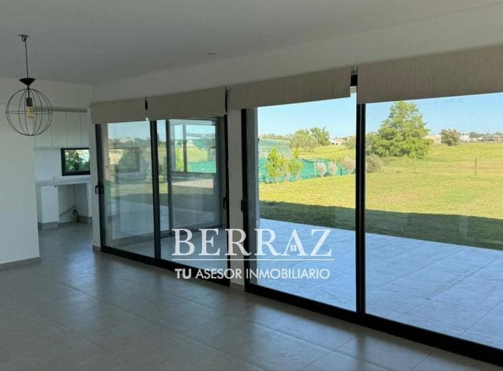 Casa Venta 6 Ambientes en El Cantón Barrio Golf Escobar Lote de 824 m² - 3