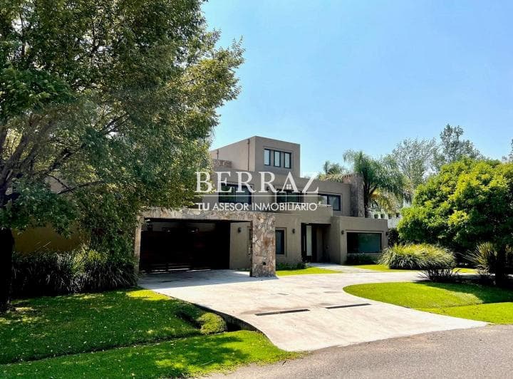 Casa Venta 12 Ambientes Sobre Doble Lote en Ayres de Pilar Lote de 2076 m² - 2