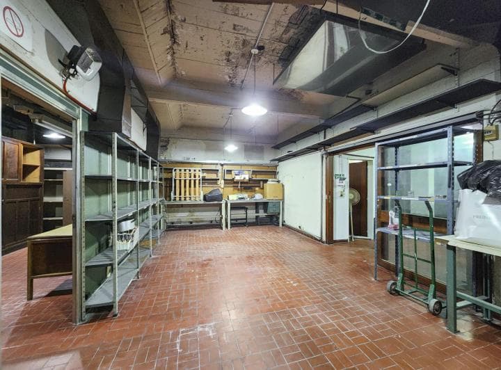 Oficina de Piso Exclusivo con Deposito con Ingreso por Cocheras - 4