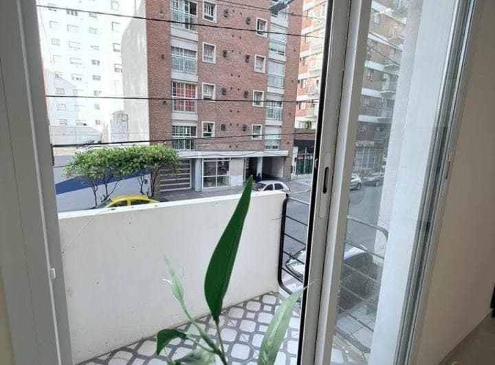 Departamento Dos Ambientes con Balcón a La Calle. Eléctrico - 3