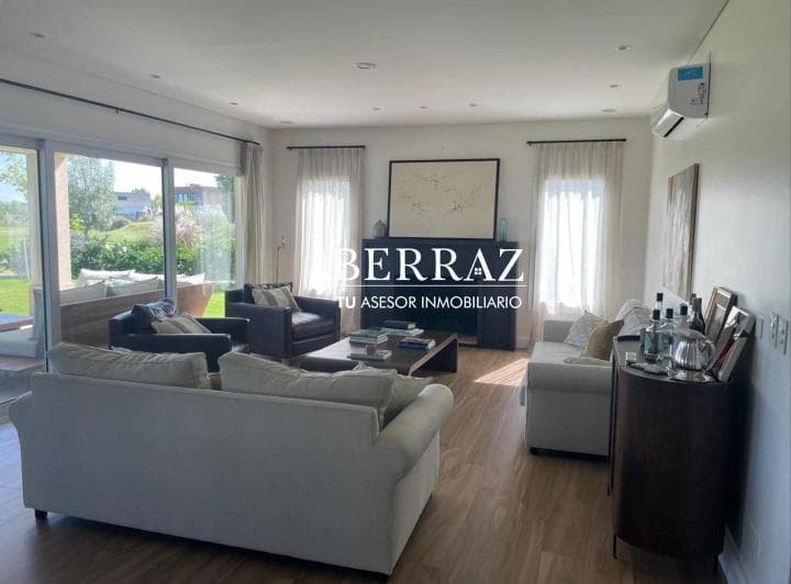 Casa Venta 5 Dorm. Barrio La Calesa Lote de 1046 m² Pilara Pilar - 2