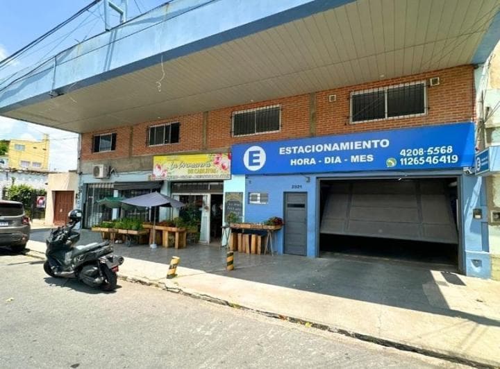 Garage en Venta con 75 Cocheras + 2 Locales en Venta - 4