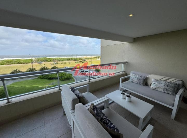 Apartamento en Alquiler Temporal de 4 Dorm. en Torre Lobos, Punta del Este - 2