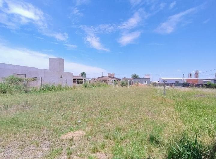 Se Vende Terreno en Punta Chacra - Roldán - 3