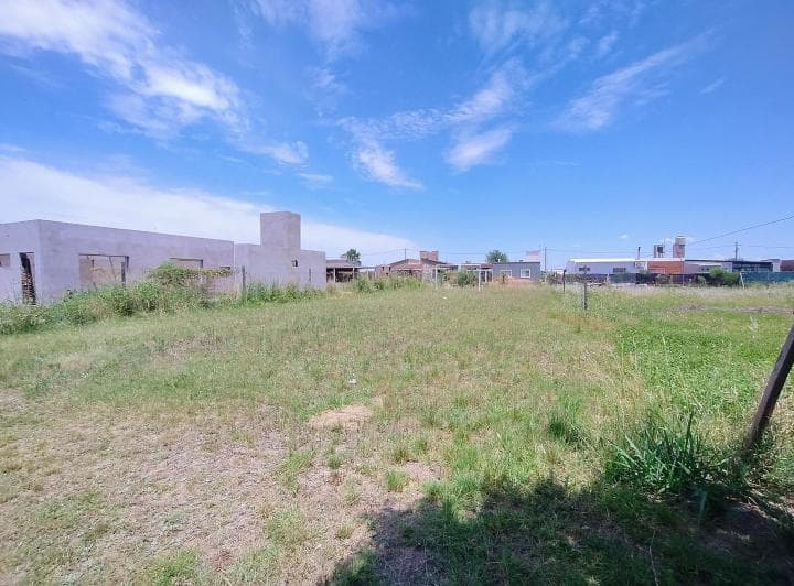 Se Vende Terreno en Punta Chacra - Roldán - 2