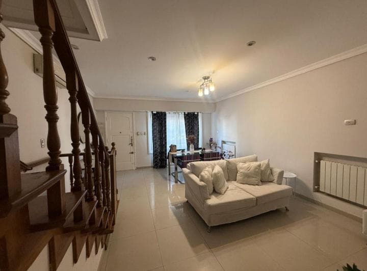 Casa con 3 Dorm. y 180 m² en Venta en Lanús Este. Detalles de Categoría. - 3