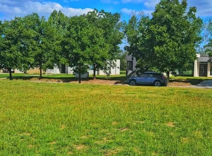 Lote 261 en Venta. Everlinks Golf & Country Club, Luján. - 2