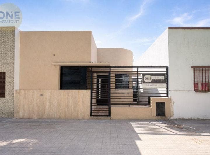 Casa 3 Dorm. y Parque en Venta - La Plata, Calle 69 E/ 1 y 2 - 2