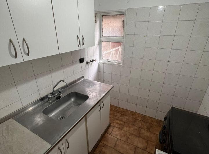 Alberdi Inmobiliaria Vende Dúplex en Calle Bolivar 429 B Guemes. - 3