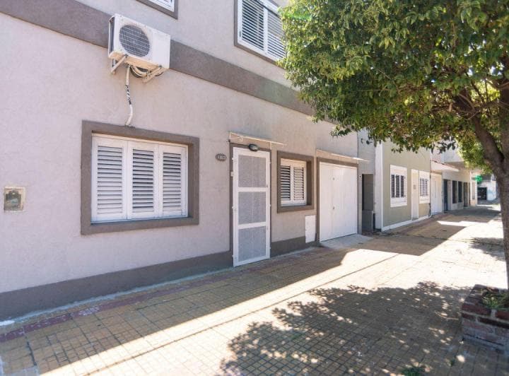 Venta de Casa de 3 Dorm. en Calle 30 Entre 63 y 64 - 5
