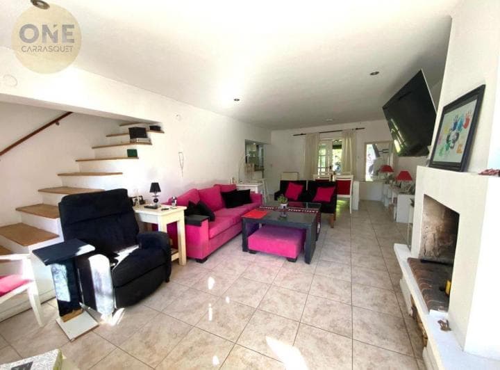 Casa con Parque y Pileta en Venta - Gonnet, Calle 518 E/ 18 y 19 - 3