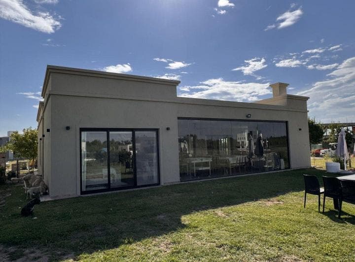 Casa en Venta de 4 Dorm. El Naudir - 2
