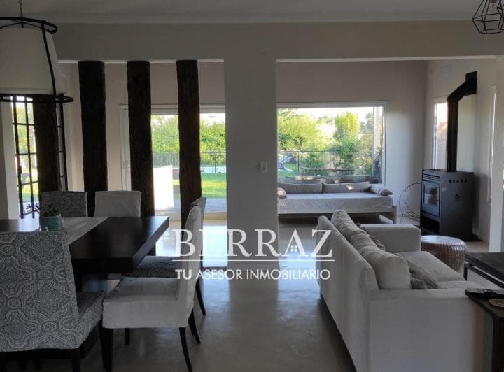 Casa Venta 6 Ambientes en Santa Guadalupe Pilar del Este 719 m² - 4