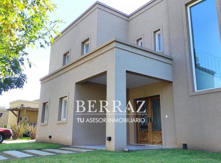 Casa Venta 6 Ambientes en Santa Guadalupe Pilar del Este 719 m² - 3
