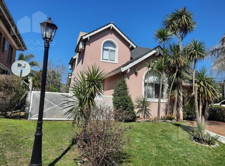 Venta Casa 5 Ambientes en Altos del Sol Barrio Cerrado en Parque Leloir - 3