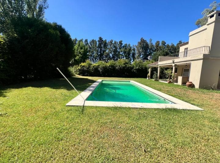 Casa en Venta 4 Ambientes con Dependencia y Piscina Apto Credito! - 3
