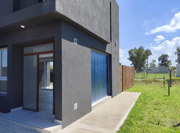 Duplex en Venta Tres Dorm. en Barrio Privado Costa Verde en Junin - 2
