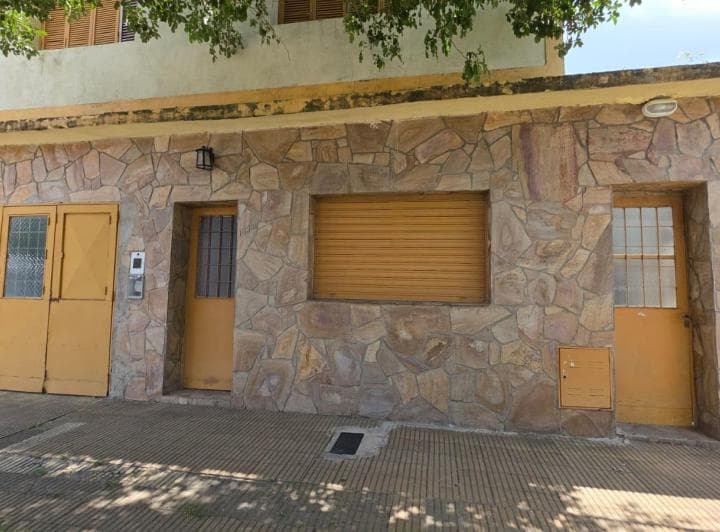 Se Vende Casa a Refaccionar 300 m de Av Gral Paz - 2