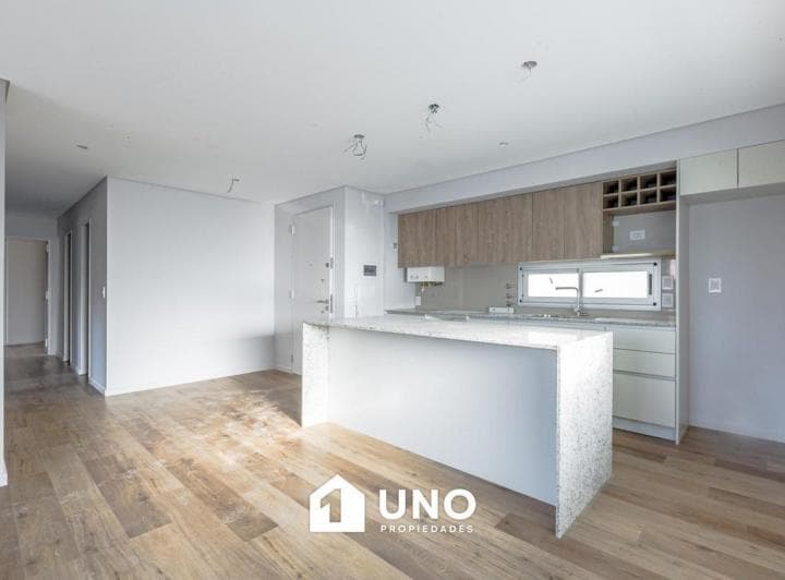 Amplio Semipiso de 3 Dorm. con Patio Exclusivo, Amenities y Entrega Inmediata. Cochera Disponi - 2
