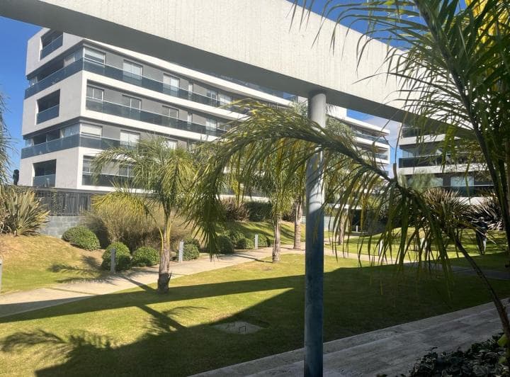 Summum Departamento de Categoria en Condominio Privado Tres Dorm., Dos Cocheras. Amenities - 4