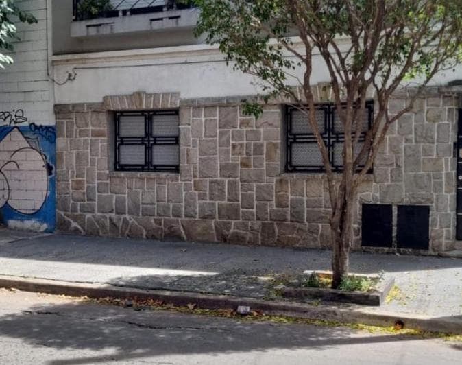 Casa en Venta - 4 Dorm. 1 Baño - Santos Lugares - 2