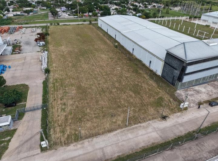 Terreno Industrial 7.000 m² con Seguridad 24 Horas - Ruta 19 - 4