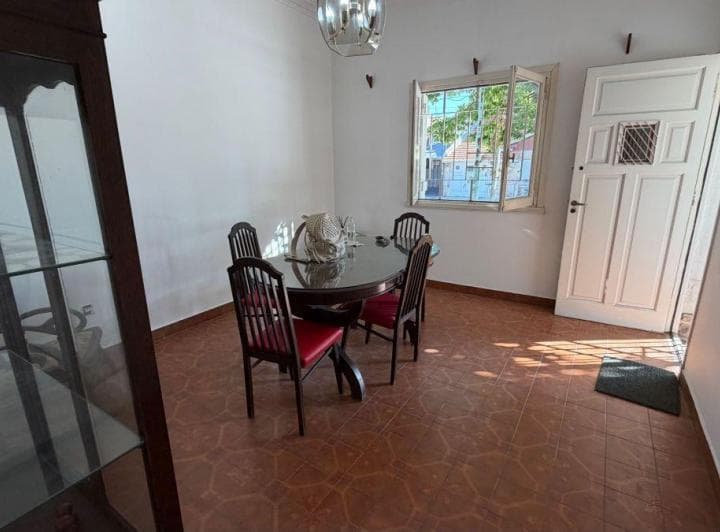 En Venta Casa de 3 Ambientes con Amplio Garage Quincho. Barrio Chauvin. - 5