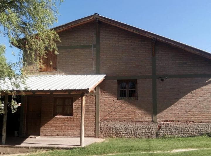 Se Vende Complejo de 4 Deptos y Vivienda Familiar en Cura Brochero - 5