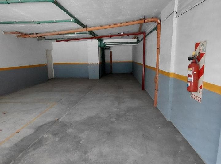 Venta Tres Cocheras con Entrada Independiente por Porton Automatico - 2