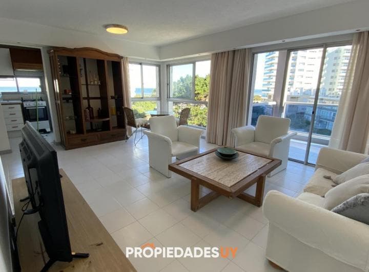 Apartamento a Pasos de Playa Brava - 4