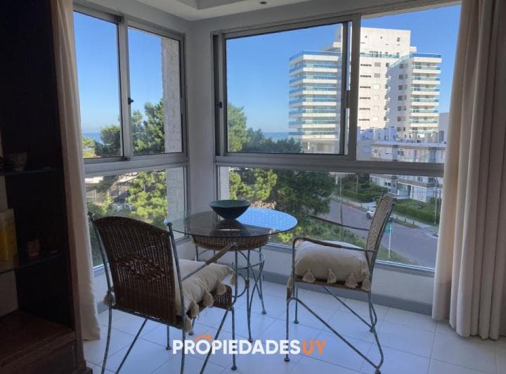Apartamento a Pasos de Playa Brava - 2