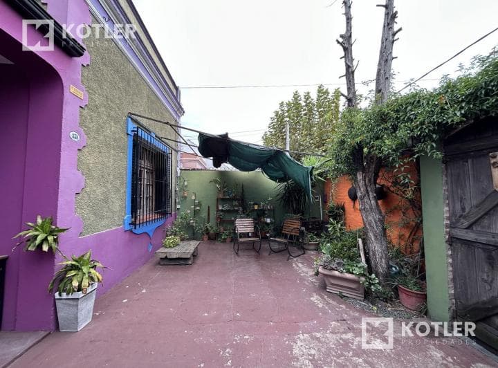 Casa con 3 Dorm., Cochera Pasante y Quincho Unico - 5