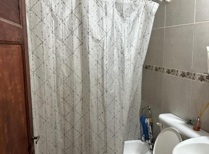 Casa Villa Azalais A1 Cuadra de Av J. B Justo Casa + 2 Dpto - 5