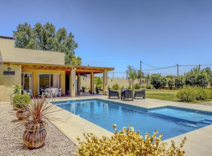 Oportunidad · Casa · 1 Dormitorio · Pileta · San Miguel del Monte - 2