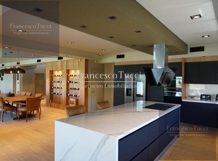 Casa en Venta 7 Ambientes con Pileta Lote Central en Terravista - 5