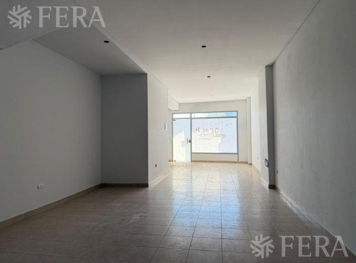 Venta Local en Sarandi - 5
