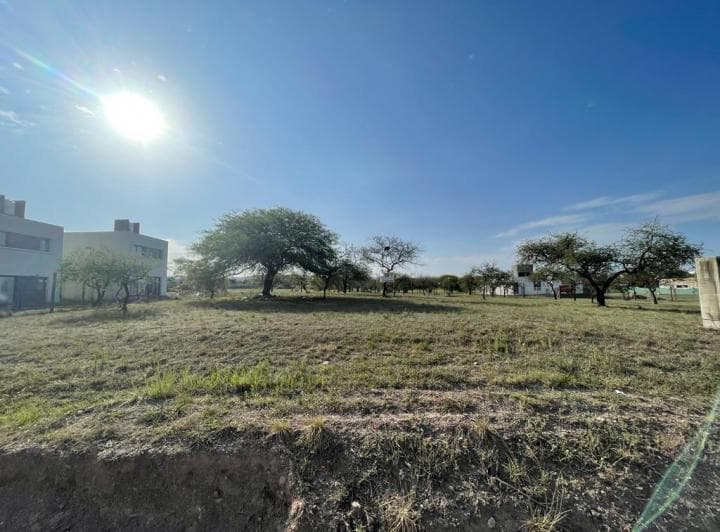 Villa Catalina Límete C/bela Vista - 700 m² - Barrio Cerrado con Seguridad - 2
