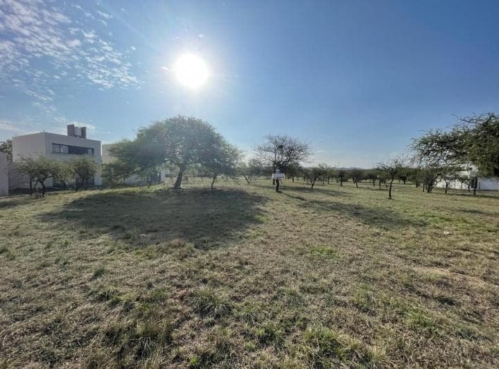 Villa Catalina Límete C/bela Vista - 700 m² - Barrio Cerrado con Seguridad - 5