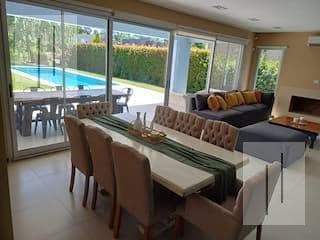 Casa en La Comarca Al Lago, Venta Y/o Alquiler con Muebles - 2