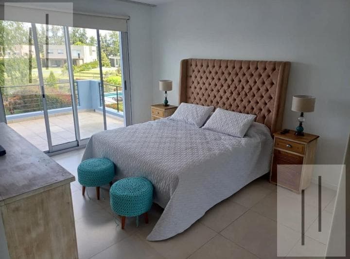 Casa en La Comarca Al Lago, Venta Y/o Alquiler con Muebles - 3