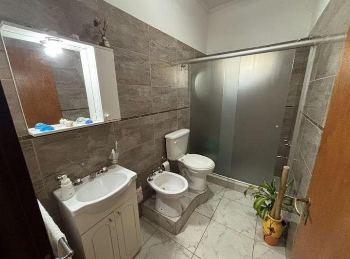Venta - Olegario Andrade 1200 - Casa Dividida en 2 Viviendas - 5