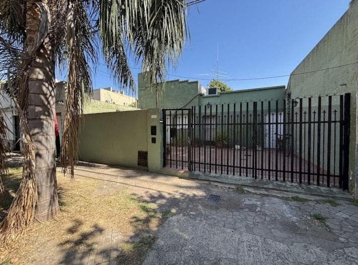 Venta - Olegario Andrade 1200 - Casa Dividida en 2 Viviendas - 2