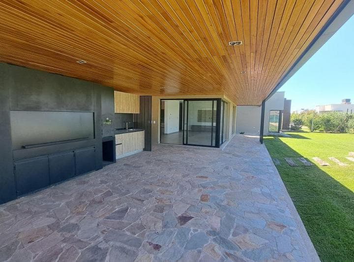 Espectacular Casa a Estrenar en Barrio Gran Boedo, Luján de Cuyo - 3