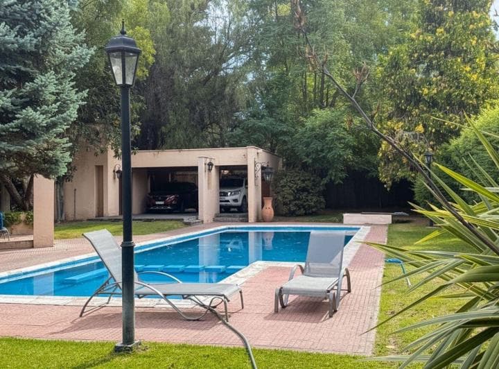 Casa Apto Profesional en Venta en Vistalba | 1300 m² Terreno | Zcm3 Sin Expensas - 2