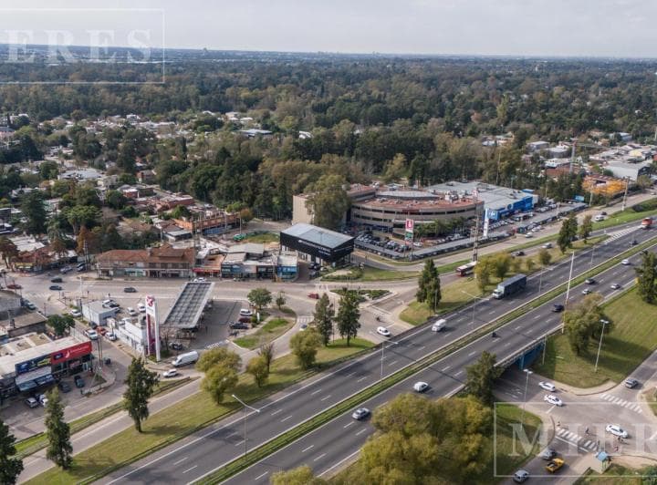 Excelente Terreno Comercial en Venta - 2